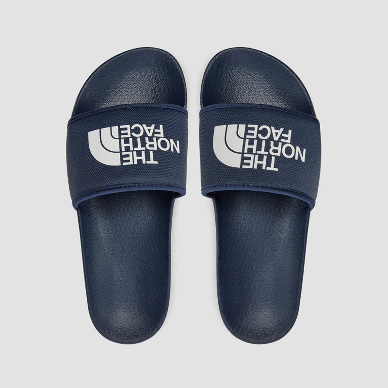 <h2>The North Face Sandalias Hombre Base Camp Slide III – Azul Marino</h2>
<p>Las <strong>Base Camp Slide III</strong> de The North Face son sandalias cómodas y ligeras, diseñadas para el descanso diario, la playa o la piscina. Confeccionadas con ma