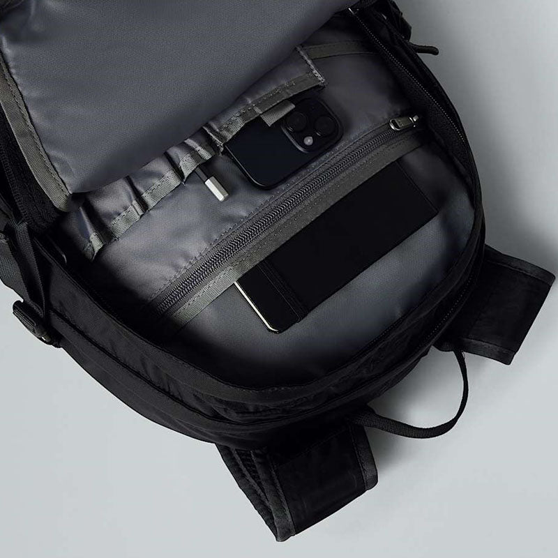 <p><strong>La Borealis Classic 29L de The North Face</strong> es una mochila ergonómica y funcional diseñada para acompañarte en tu día a día, tanto en la ciudad como en la montaña. Gracias a su sistema de suspensión <strong>FlexVent™</strong>,