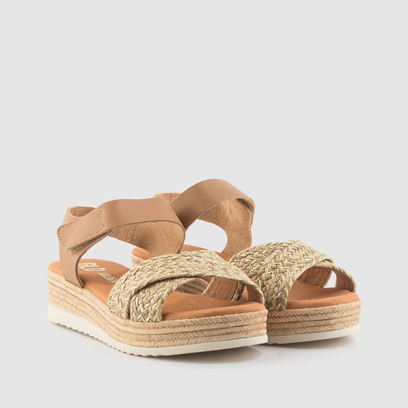 SANEDALIA PIEL TRENZA TAUPE