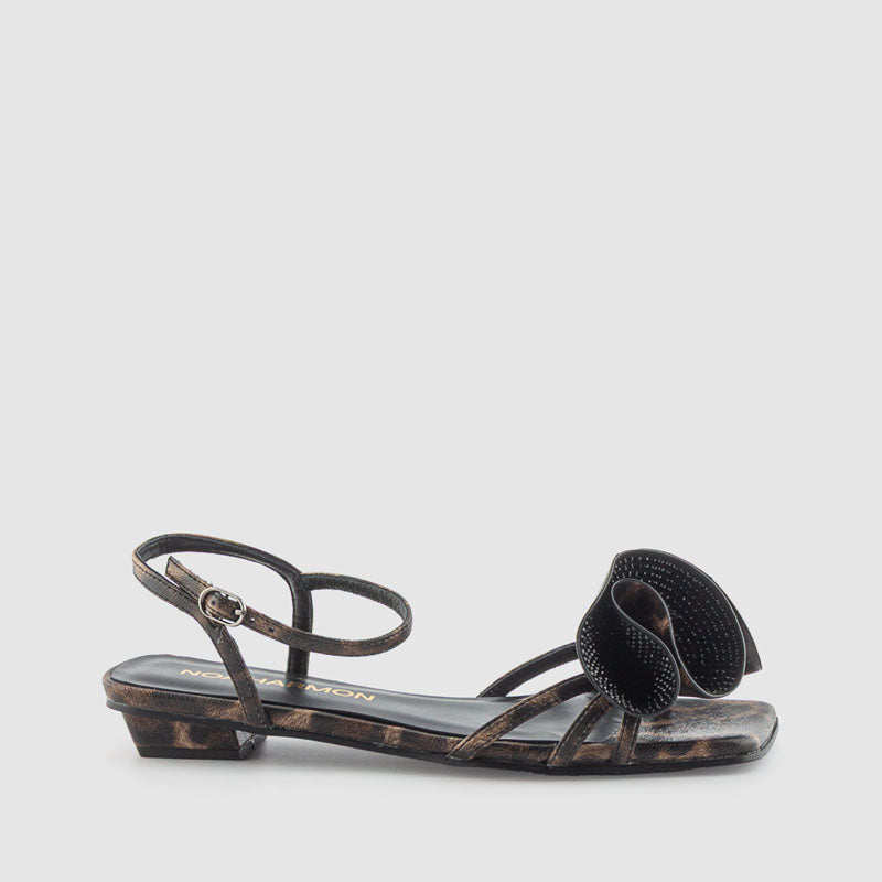 SANDALIA FLOR PIEL LEOPARDO