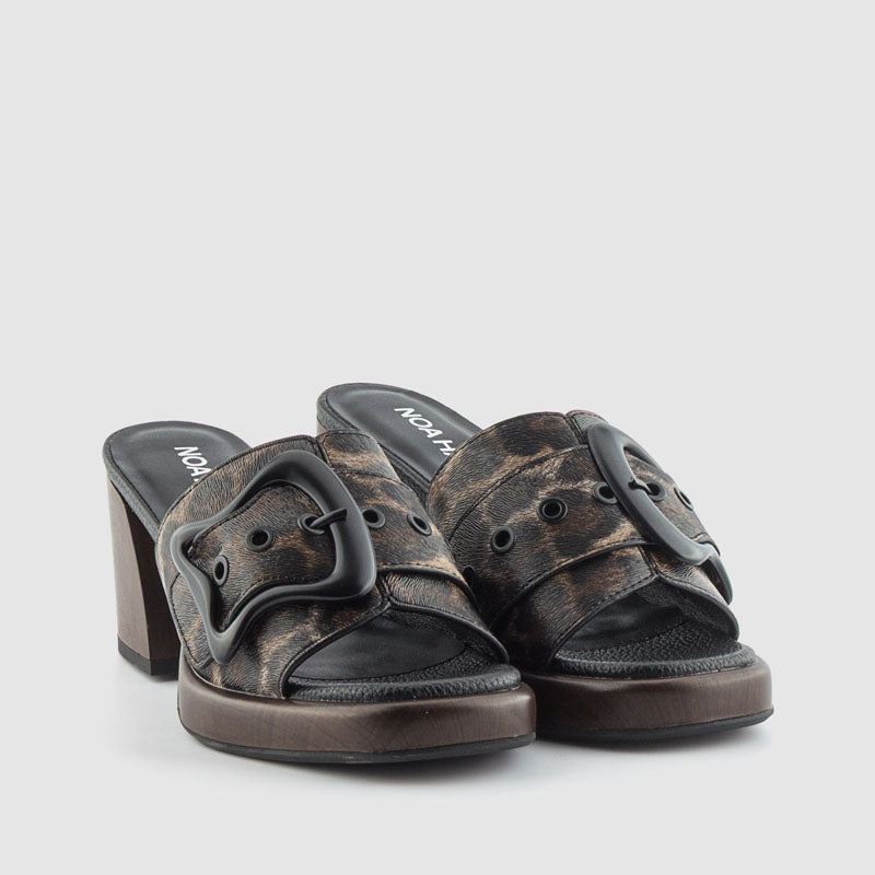 SANDALIA HEBILLA PIEL LEOPARDO