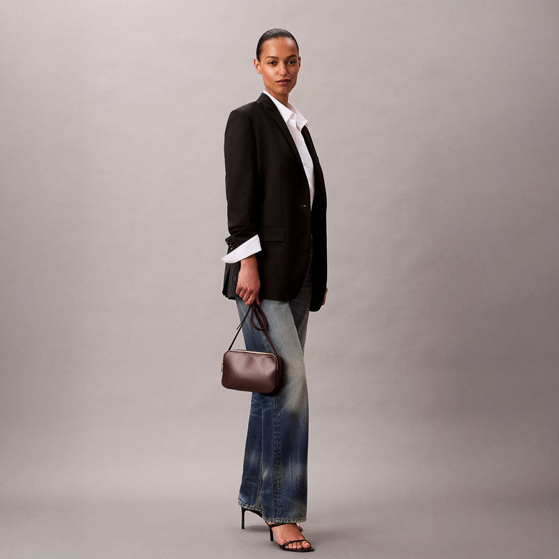 BOLSO CAMERA COAET FUDGE BURDEOS