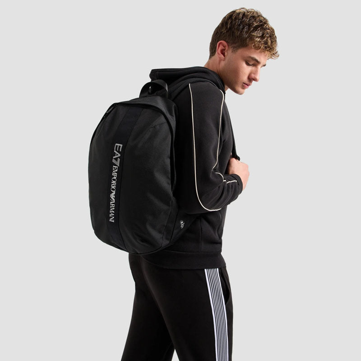 EA7 4F931-249504 02021 BLACK WHI-1