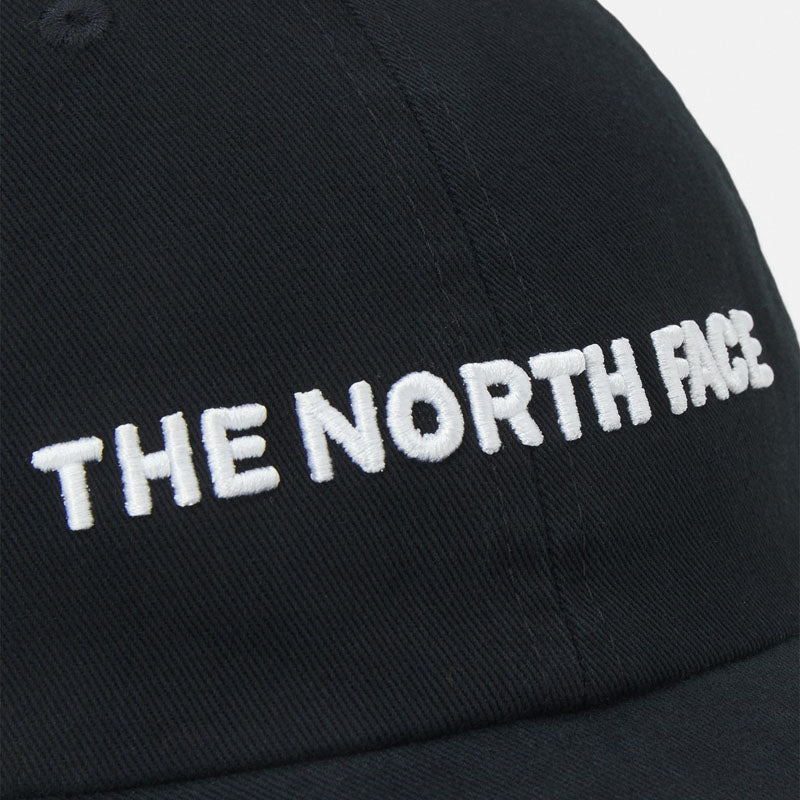 GORRA ROOMY EN COLOR NEGRO