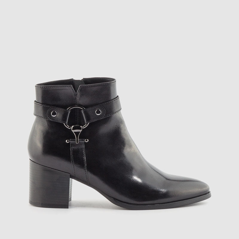 BOTIN GANCHO PIEL NEGRO