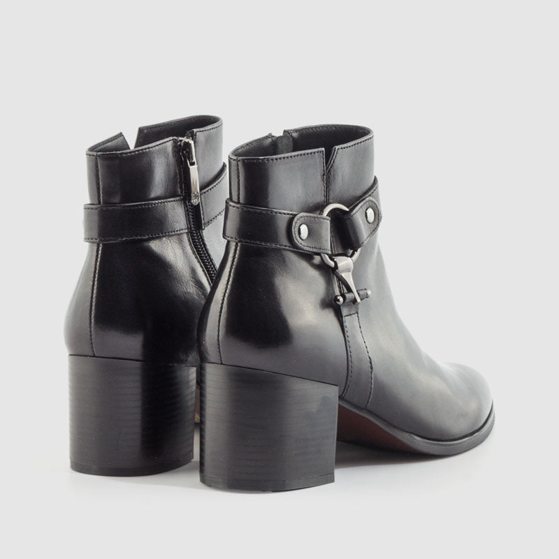 BOTIN GANCHO PIEL NEGRO