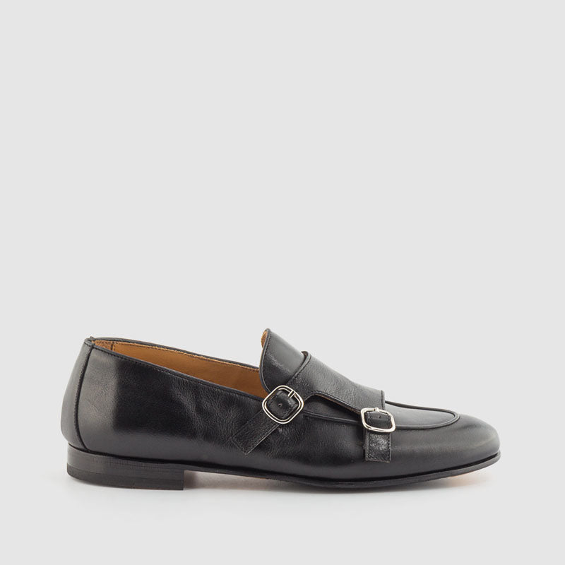 Mocasin vestir hebillas piel negra