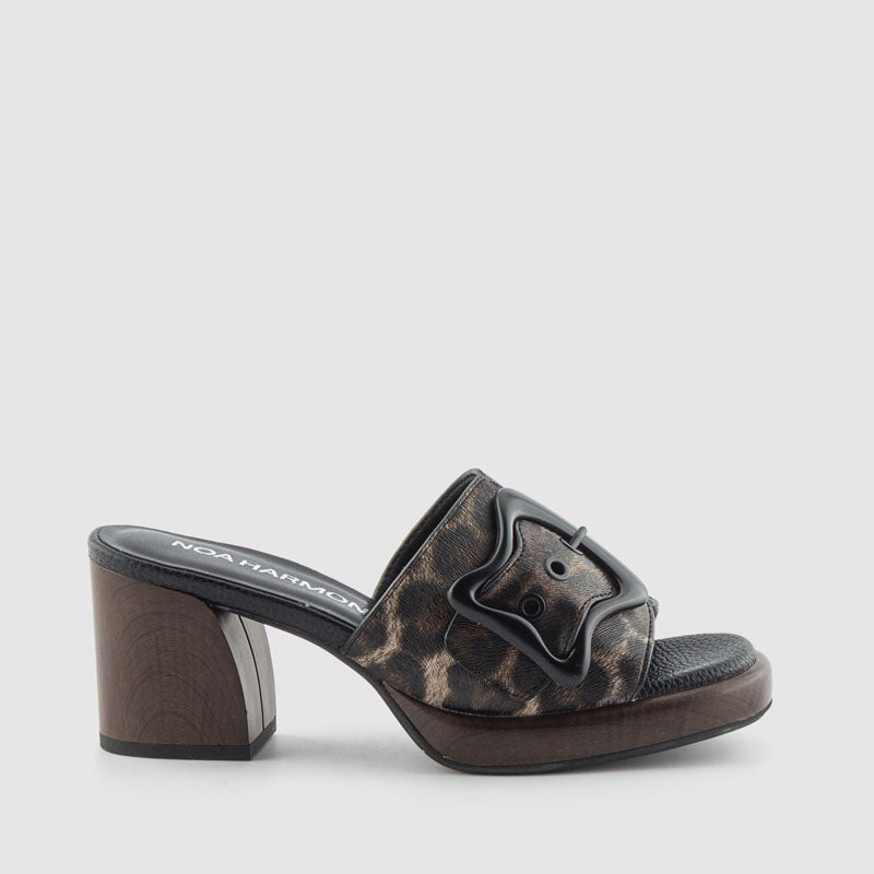 SANDALIA HEBILLA PIEL LEOPARDO