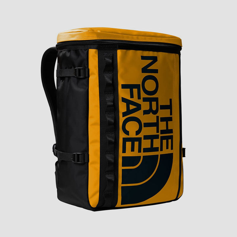 <p><strong>Diseño urbano, materiales resistentes y funcionalidad premium.</strong></p>

<p>La <strong>mochila Base Camp Fuse Box</strong> de <strong>The North Face</strong> ofrece una solución robusta para transportar tus esenciales con estilo. Inspira