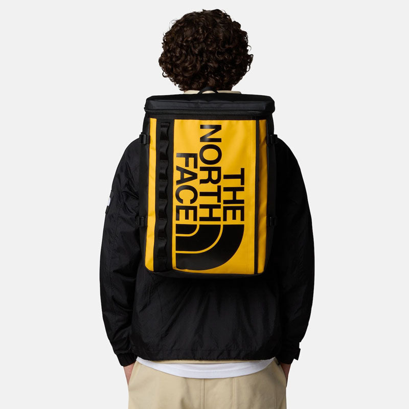 <p><strong>Diseño urbano, materiales resistentes y funcionalidad premium.</strong></p>

<p>La <strong>mochila Base Camp Fuse Box</strong> de <strong>The North Face</strong> ofrece una solución robusta para transportar tus esenciales con estilo. Inspira