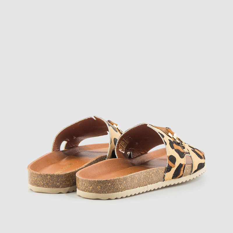 Sandalia plana piel leopardo