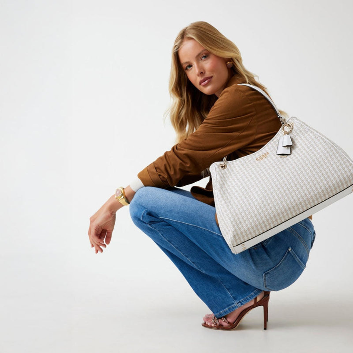 GUESS HWWG9631230 BEIGE-1