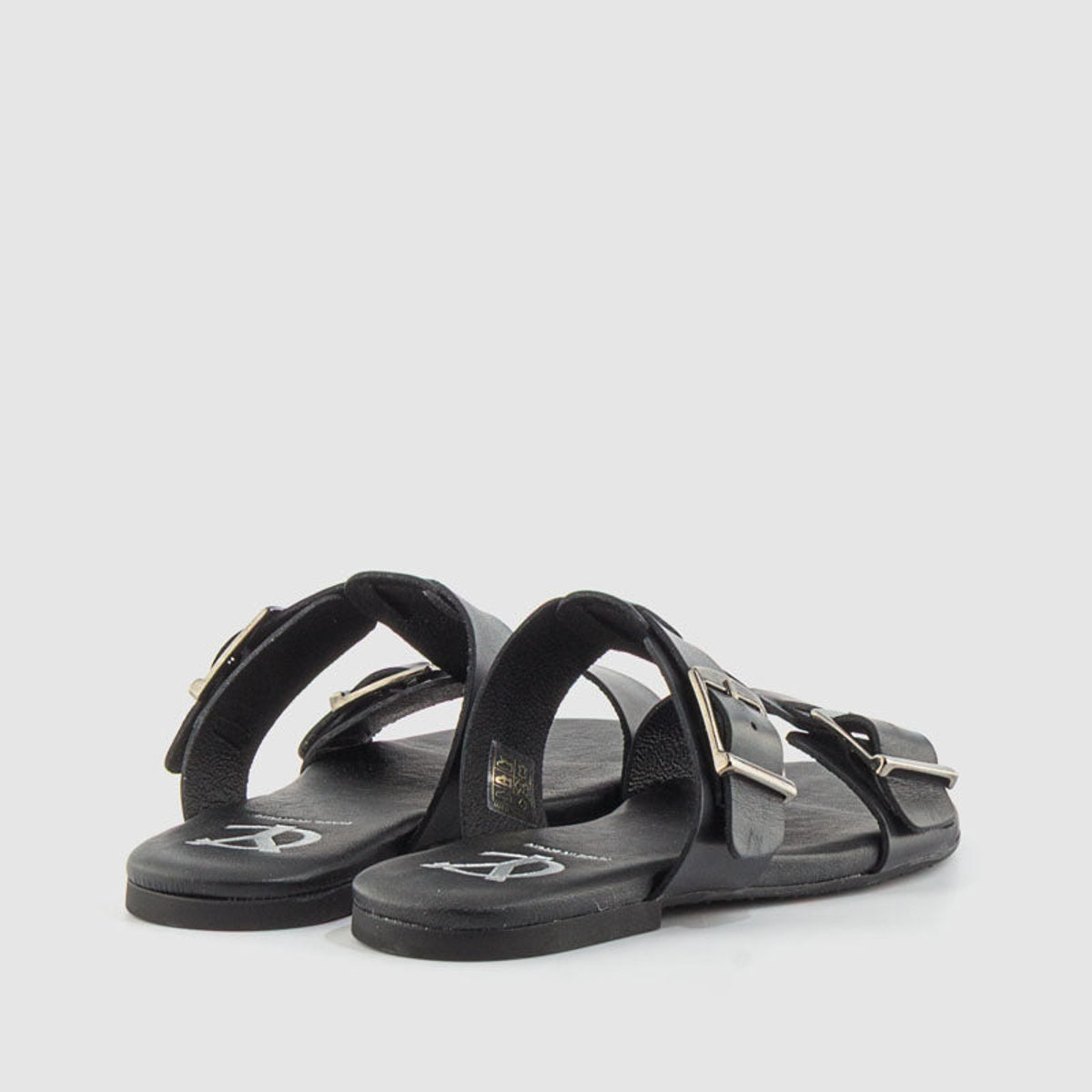 1181 YACARE 157820 NEGRO-2