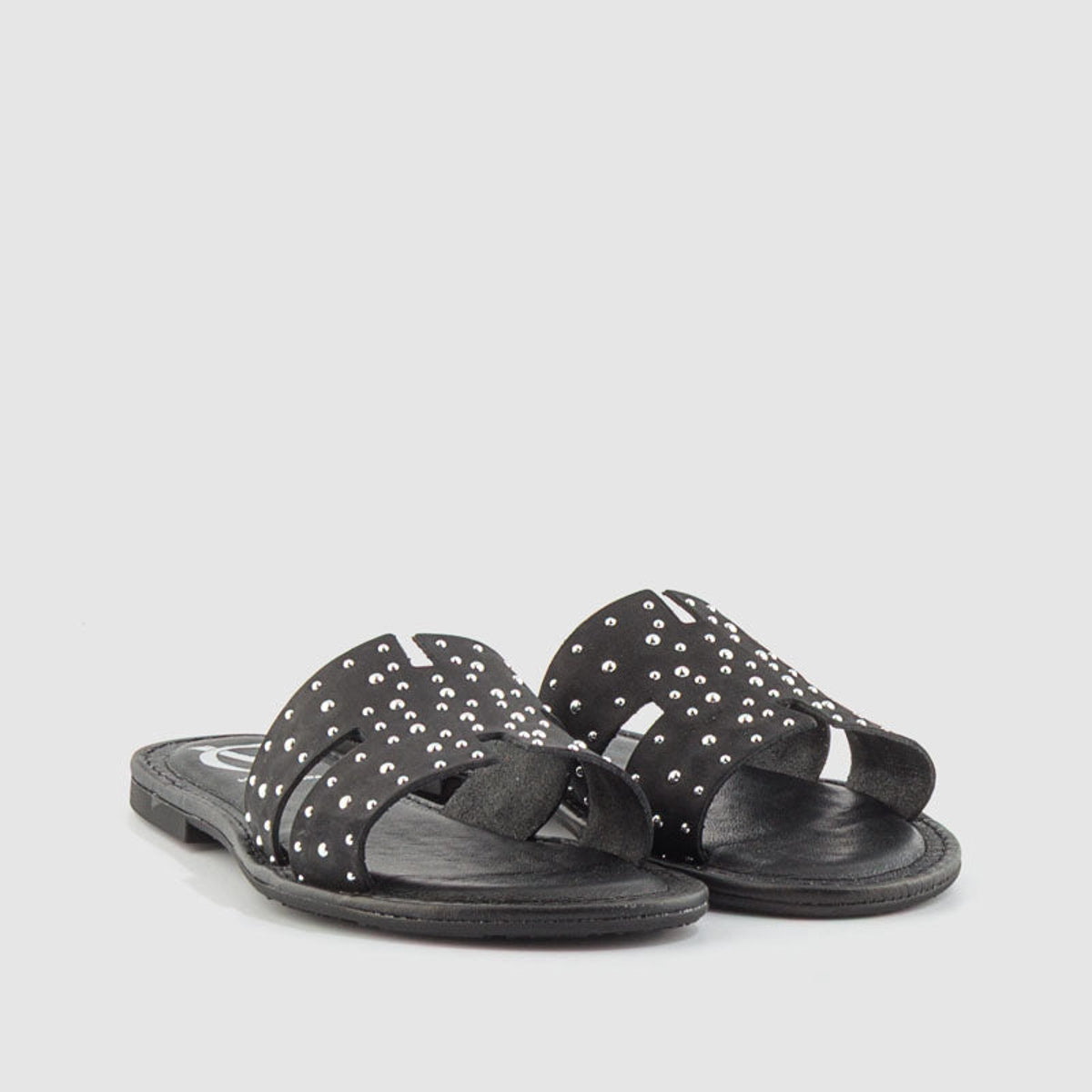 1181 YACARE 157617 NEGRO-1