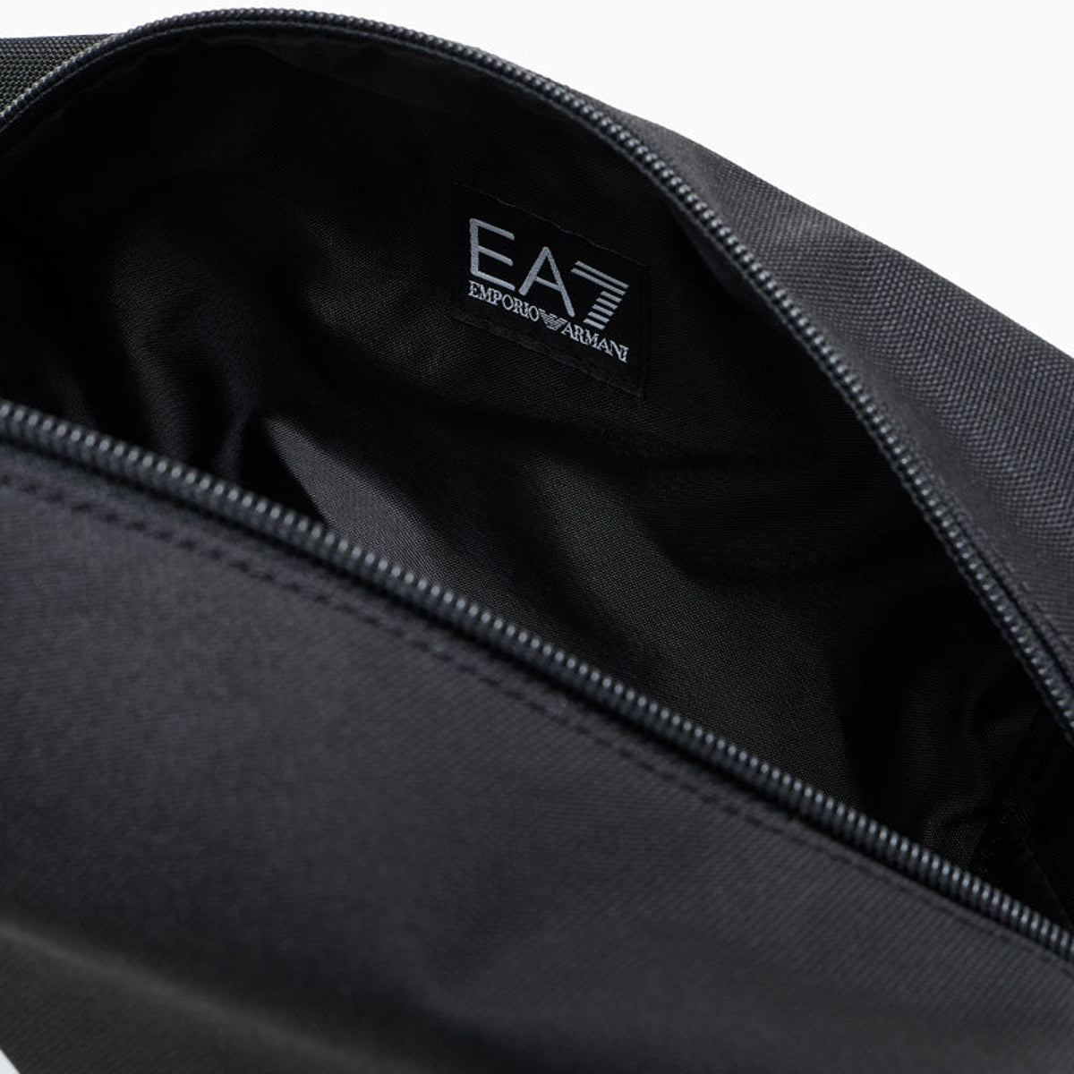 EA7 7X0000074 UC001 BLACK-2
